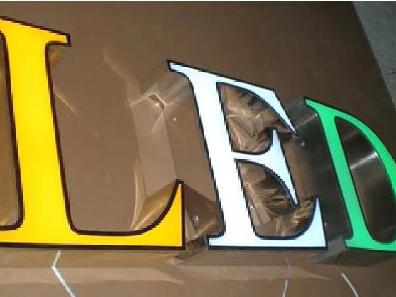 梁平区介绍LED招牌的基础知识。
